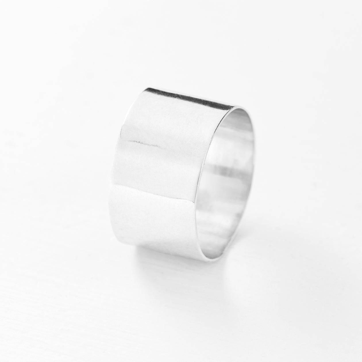 essential silver band ring s/2