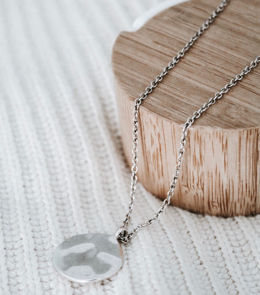organic disc necklace